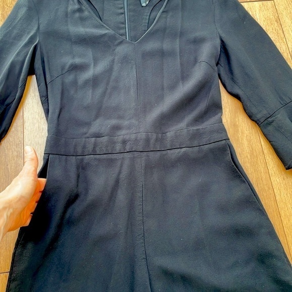 Club Monaco Bodena frill Long Sleeve Romper Jumpsuit shorts v neck Black Sz 0 - Picture 10 of 16